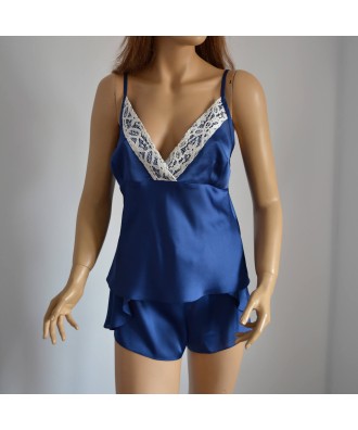 Pijama eleganta, confectionata din material satinat
