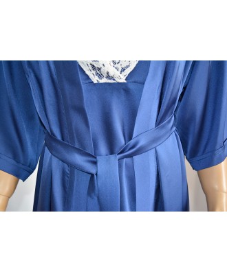 Halat albastru cu pijama eleganta, confectionata din material satinat