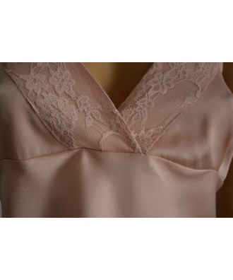 Pijama eleganta, confectionata din material satinat