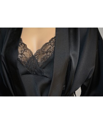 Halat negru cu pijama eleganta, confectionata din material satinat