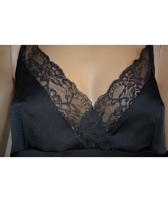 Pijama eleganta, confectionata din material satinat